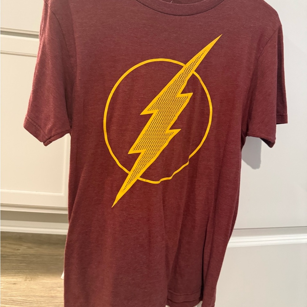 DC Graphic Tee Bundle - image 8